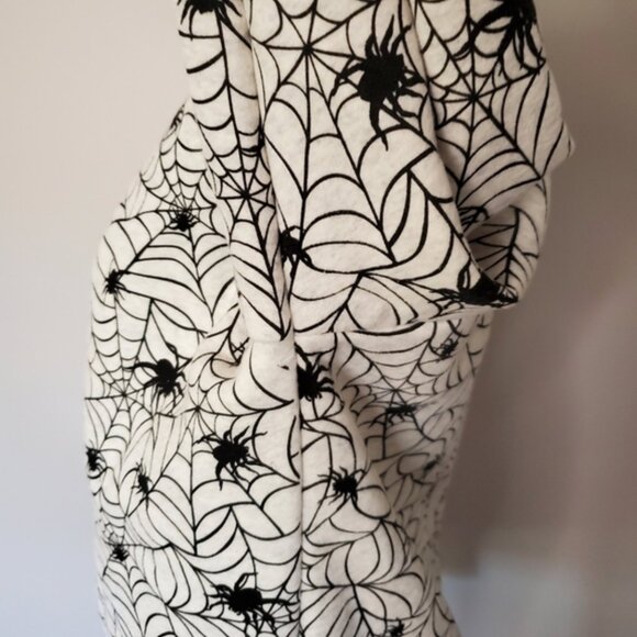 LA Soul Spider Web Fleece Sweatshirt M Halloween Spooky Fall Cozy Pumpkin Patch - Picture 4 of 5